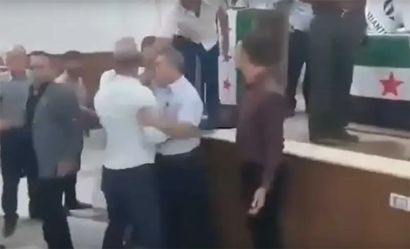 They hung new flags everywhere, but it didn't help: The first meeting of the Syrian "government" ended in a mass brawl