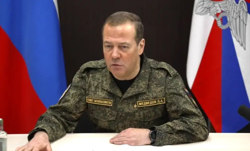 "After all, a lot happens in London": Medvedev called the leadership of the British The Times a legitimate target after an article about the murder of General Kirillov
