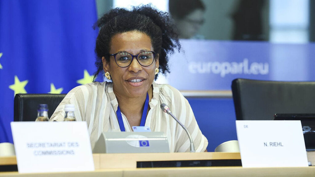 German MEP calls viral song by schoolgirls Russian propaganda tool
