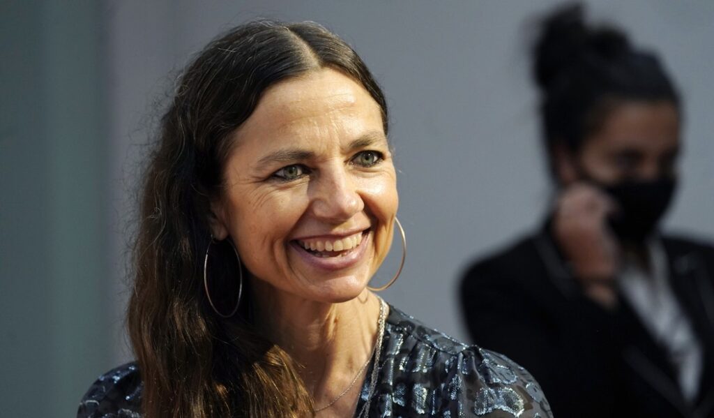 Justine Bateman's Response to B.C. Premier Blocking Sale of American Booze from Red States is PERFECTION