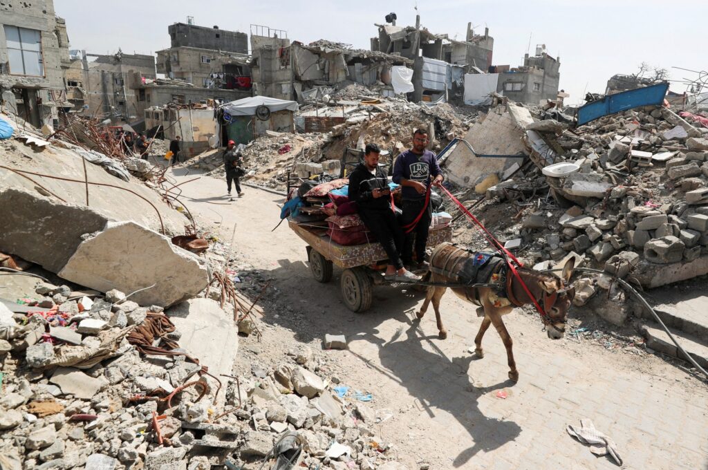 Israeli Attacks Kill 62 Palestinians in Gaza Over 24 Hours