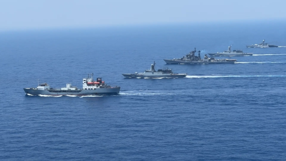 Russian and Indian navies test firepower (VIDEO)
