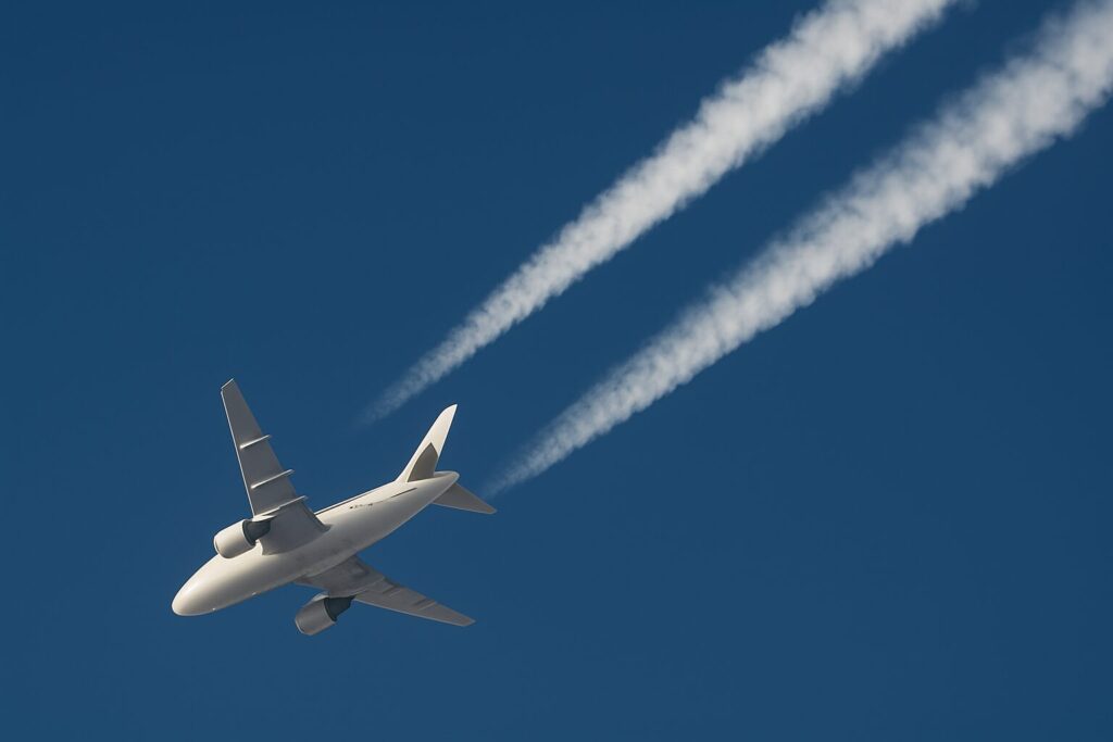 RFK Jr. Explains EXACTLY How They’re Doing The Chemtrails and Why No “Huge Conspiracy” Is Necessary
