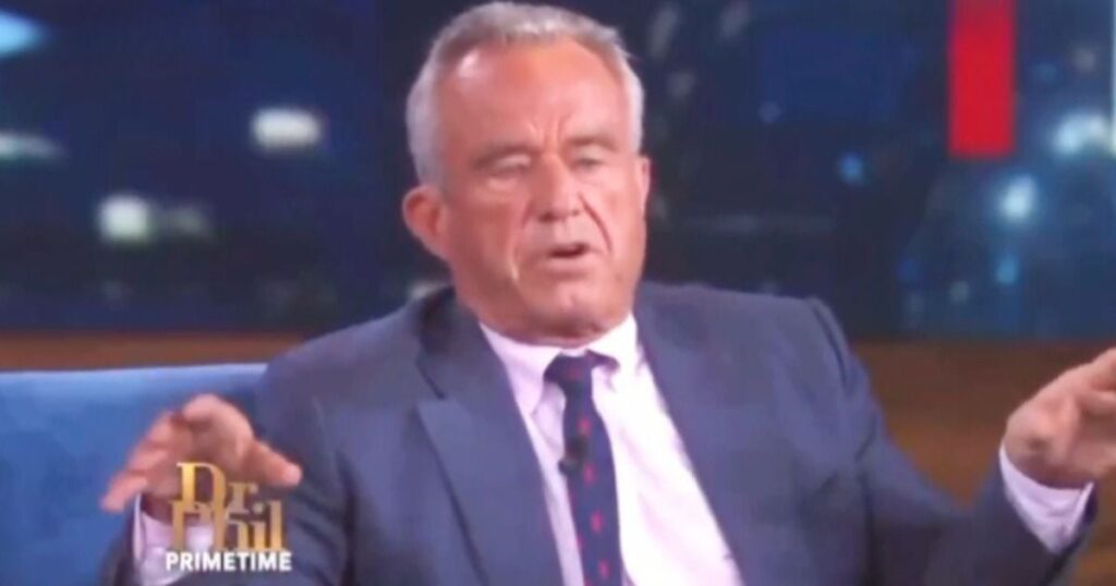 RFK Jr. Explains EXACTLY How They’re Doing The Chemtrails and Why No “Huge Conspiracy” Is Necessary