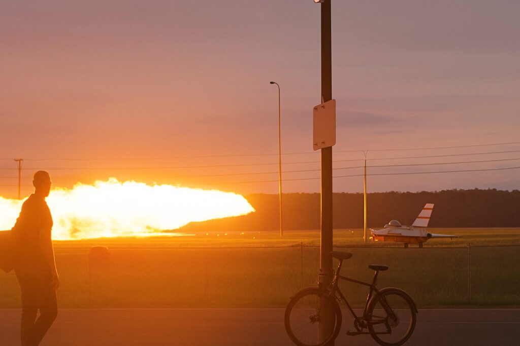 Polish pilot dies in horror F-16 crash (VIDEOS)