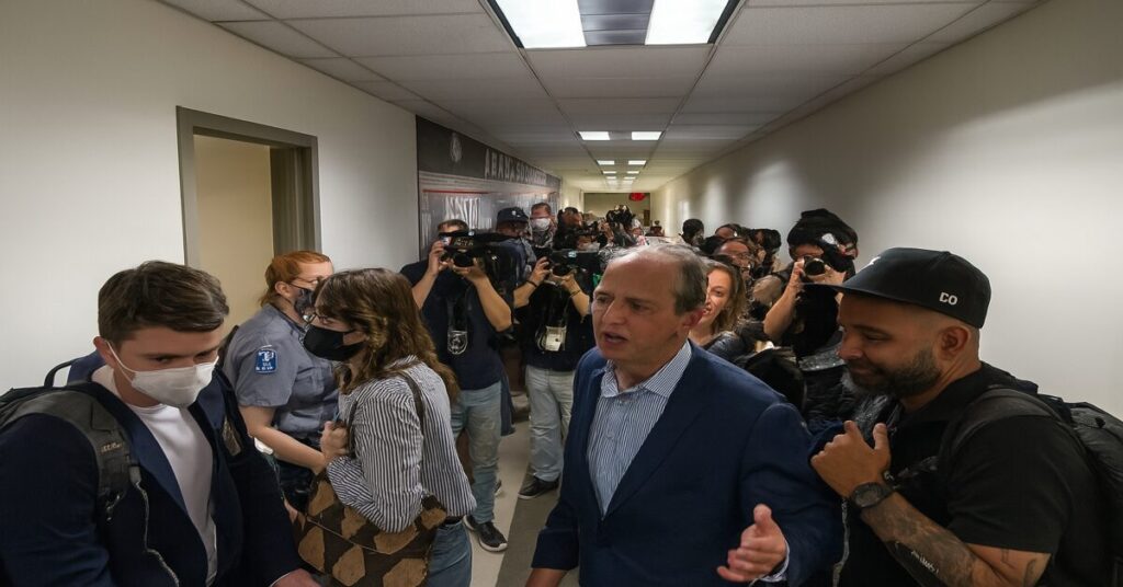 Nearly A Dozen New York City Officials Arrested After Demanding Access To ICE Holding Cells