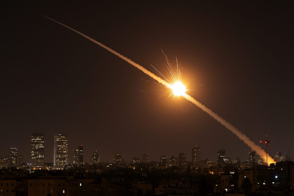 Houthi missile triggers sirens in Tel Aviv, Jerusalem area