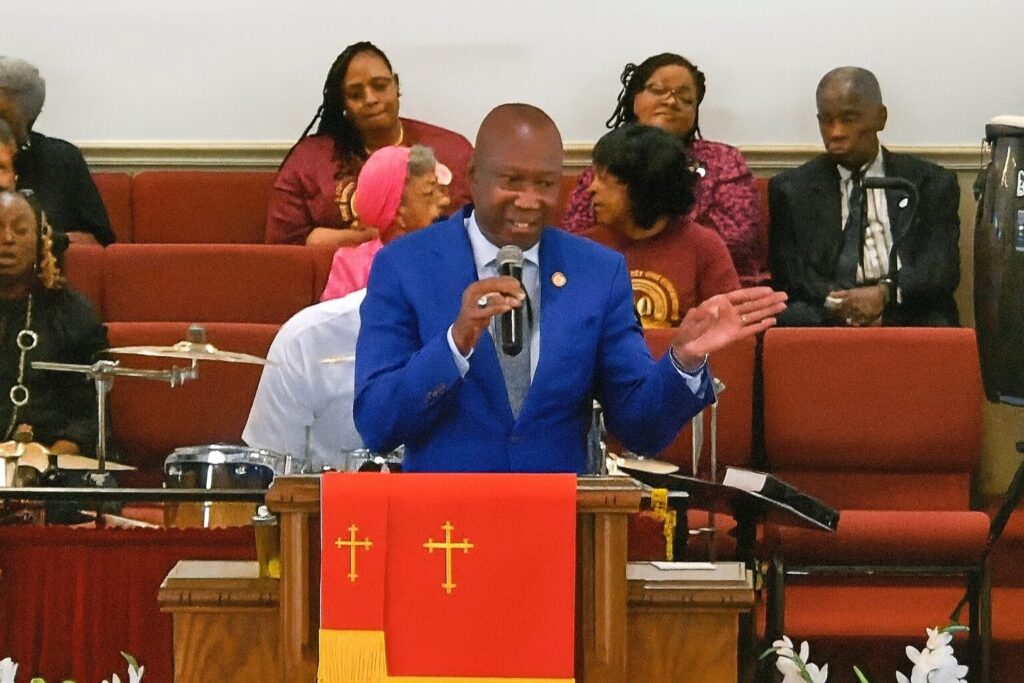 Church congregation told to ignore Dem candidate’s text calling for assassination of former GOP speaker, his kids