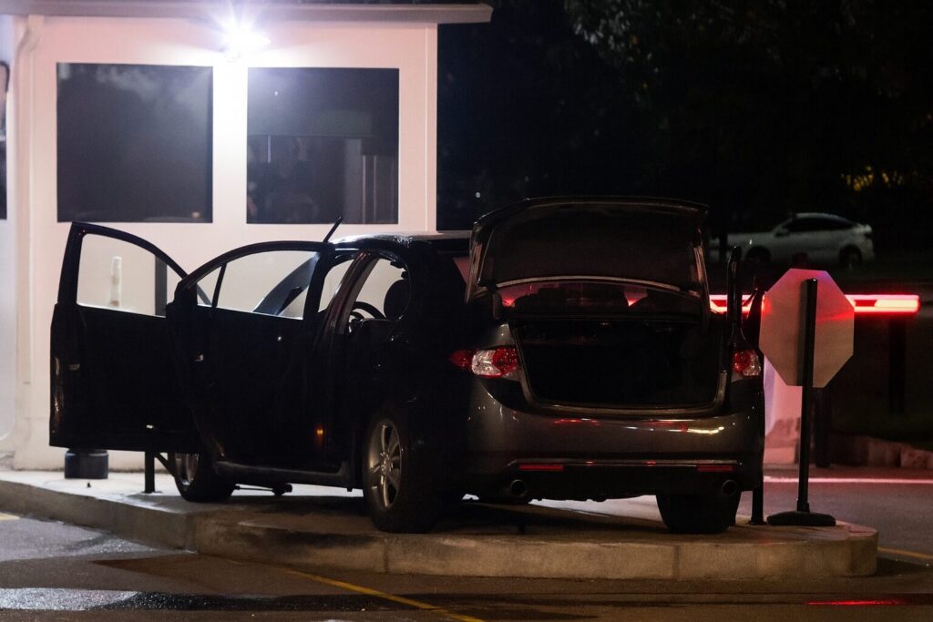 JUST IN- Car RAMS Into White House Barrier, Driver Arrested by Secret Service
