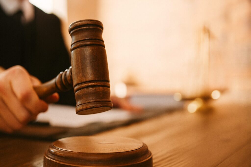 Judge bans ICE from making arrests at courthouse, says agents will themselves be arrested