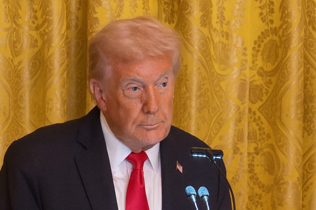 Pete Hegseth’s Plane Forced to Land in UK Over Windshield Crack