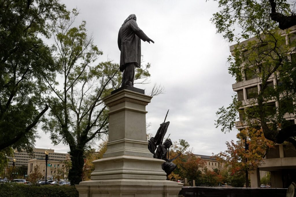 A Confederate statue is restored as part of Trump’s efforts to reshape how history is told